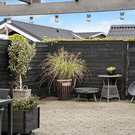 Holiday home Lovely In With Wifi